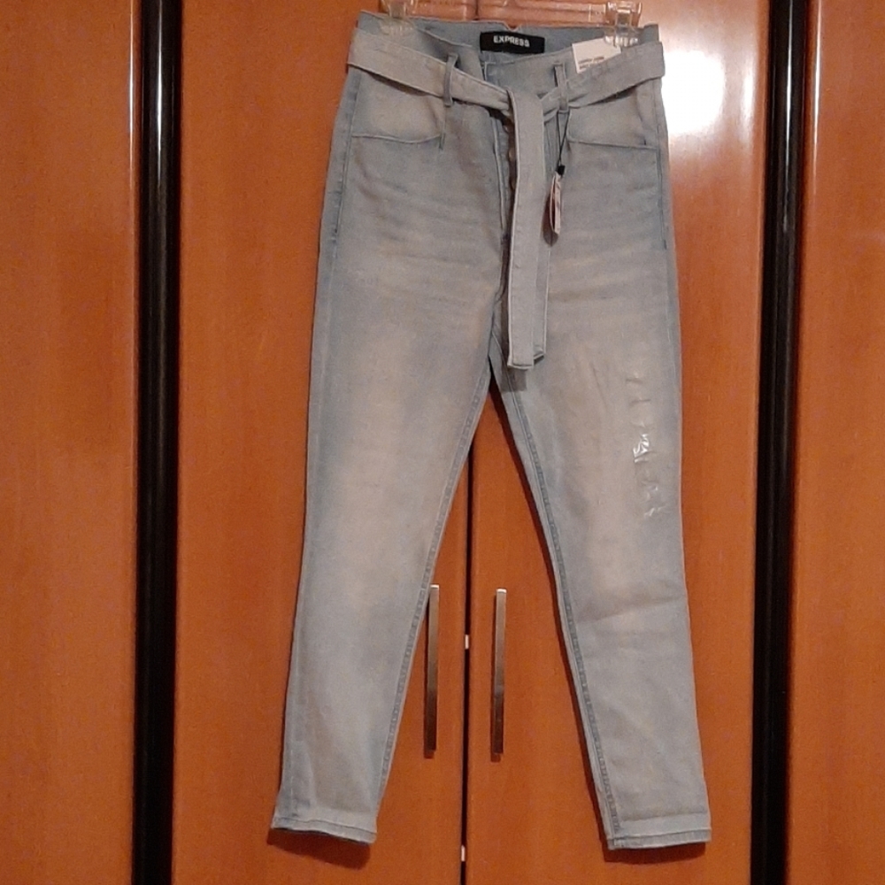 NWT Express cropped Jean leggings